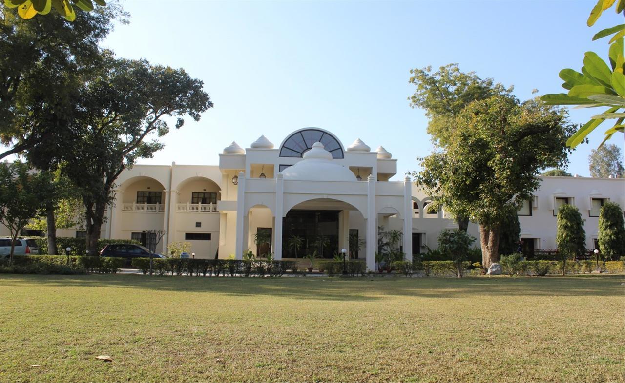 Mint Bundela Resort Khajurāho Extérieur photo