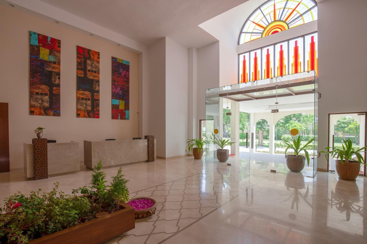 Mint Bundela Resort Khajurāho Extérieur photo
