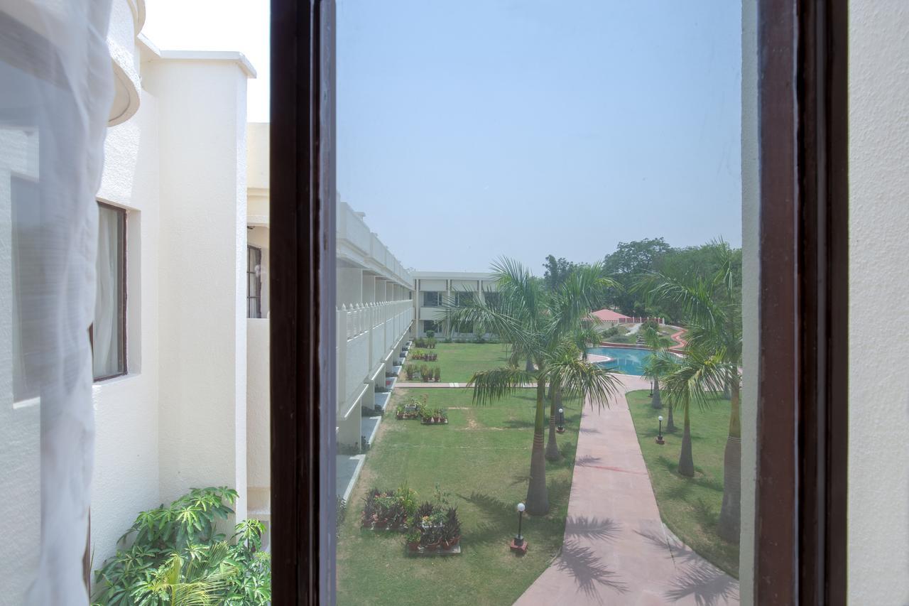 Mint Bundela Resort Khajurāho Extérieur photo