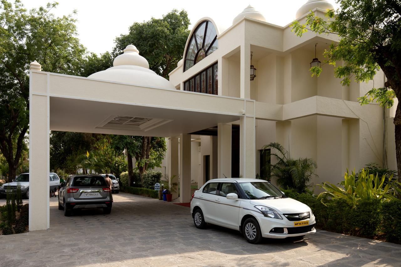 Mint Bundela Resort Khajurāho Extérieur photo