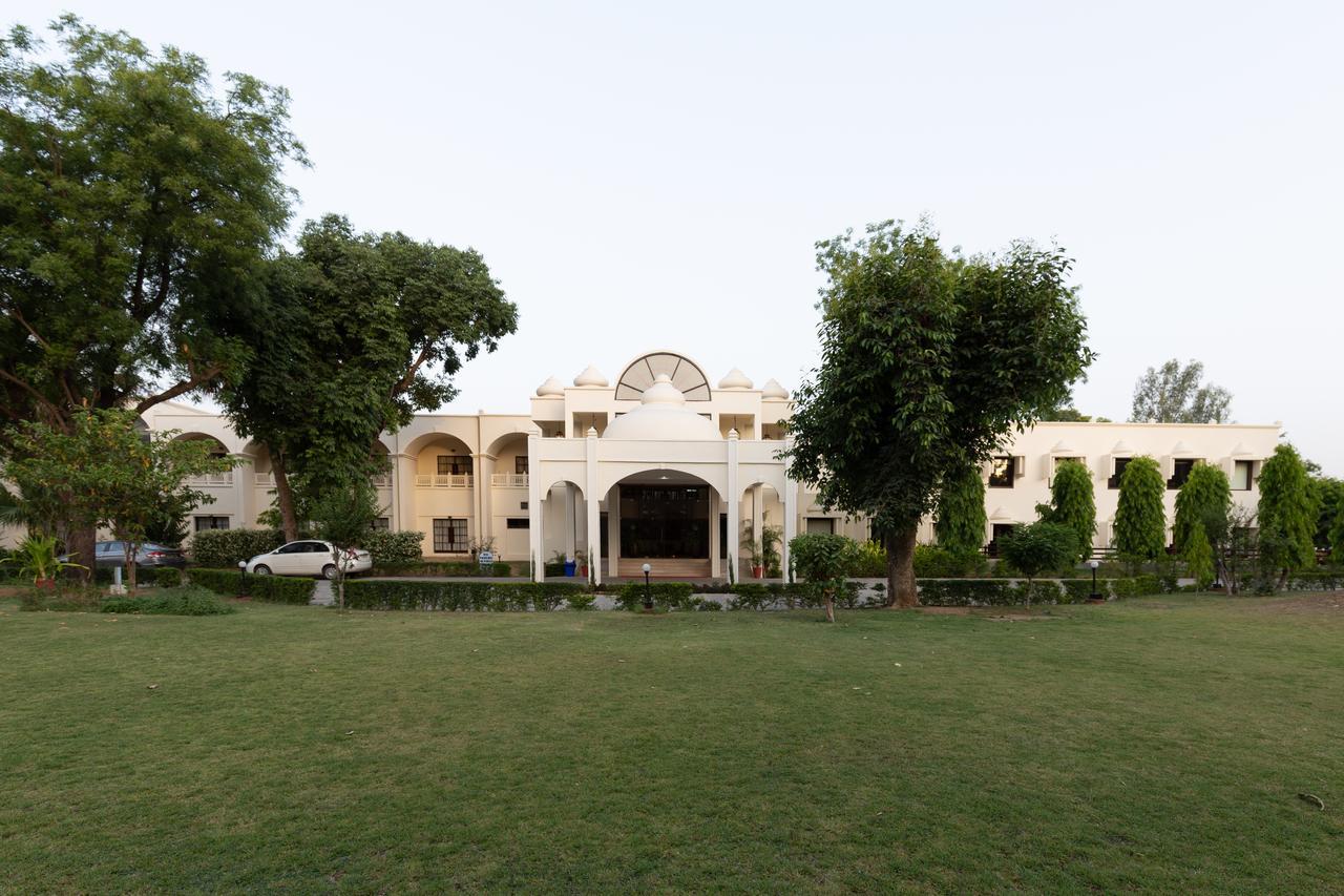 Mint Bundela Resort Khajurāho Extérieur photo