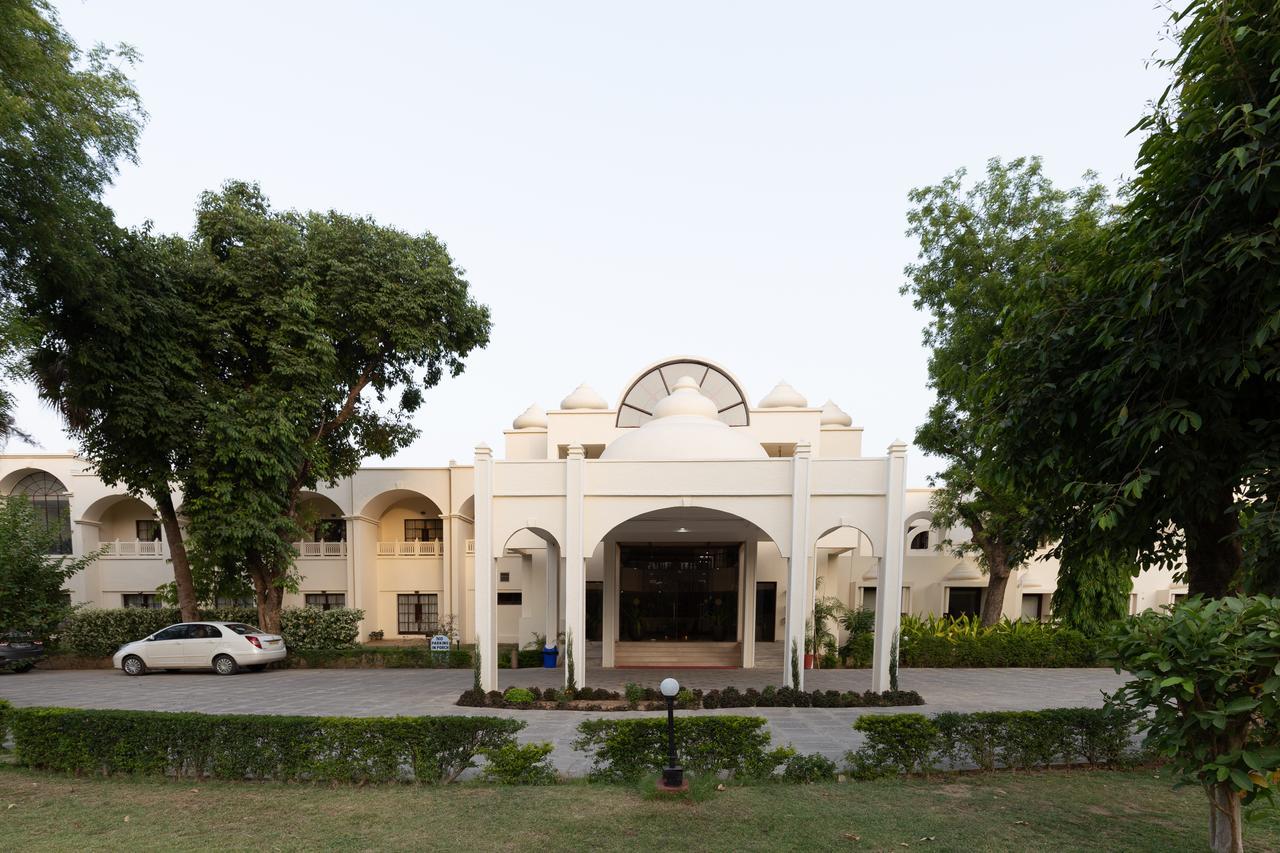 Mint Bundela Resort Khajurāho Extérieur photo